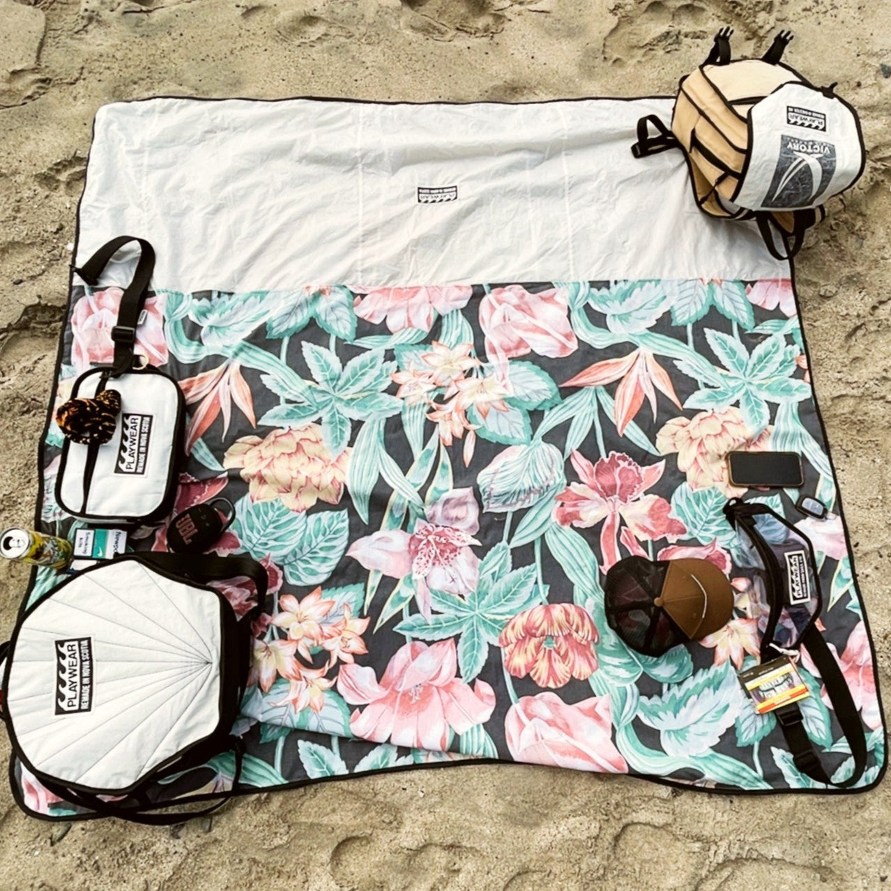MAHO BEACH BLANKET
