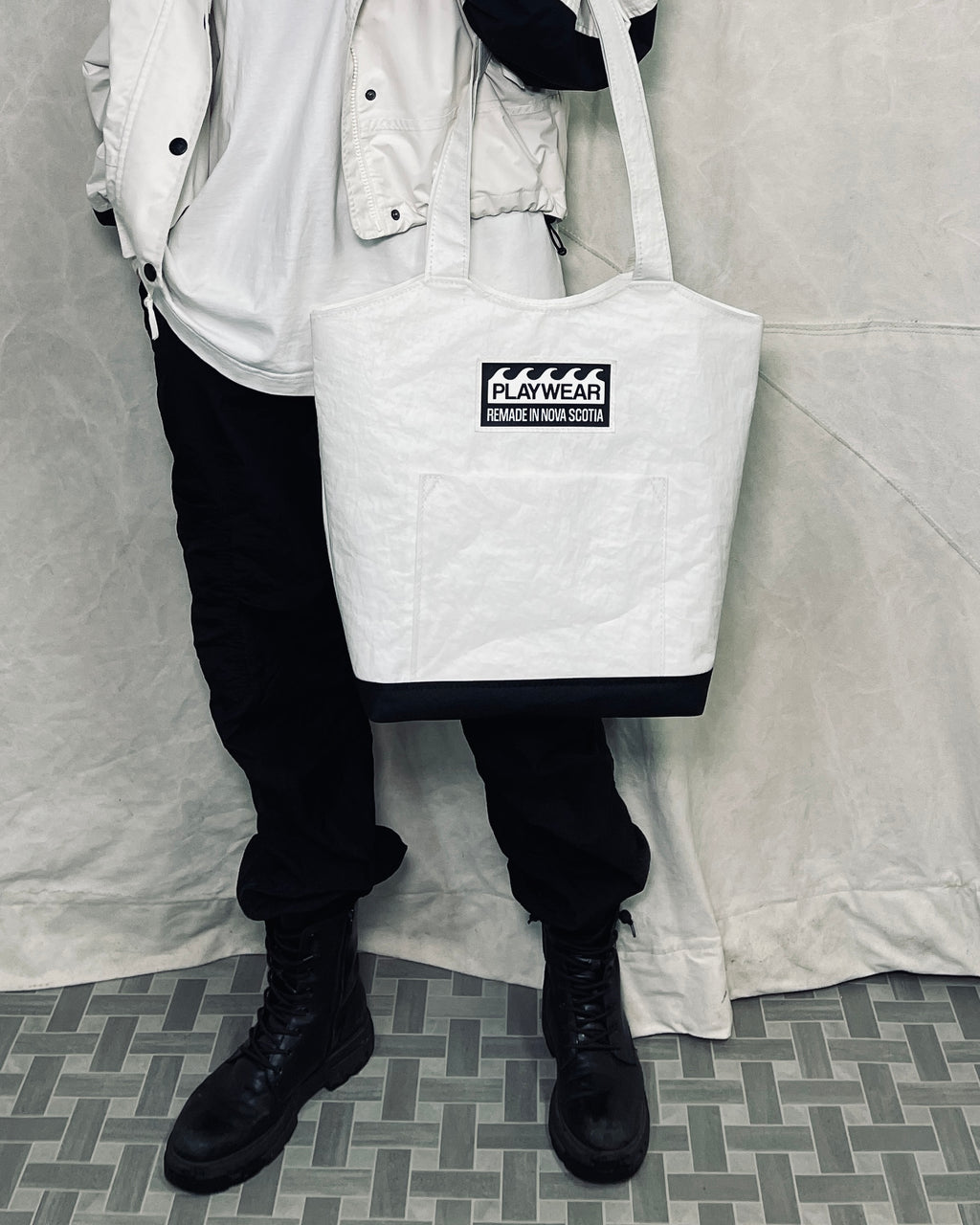 MALL CRAWLER TALL TOTE