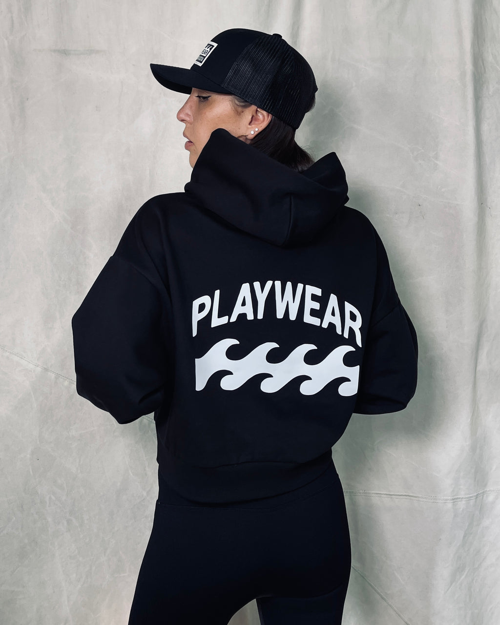 CROPPED PULLOVER HOODIE