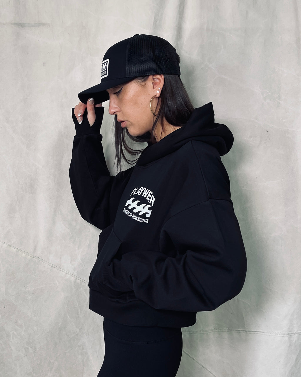 CROPPED PULLOVER HOODIE