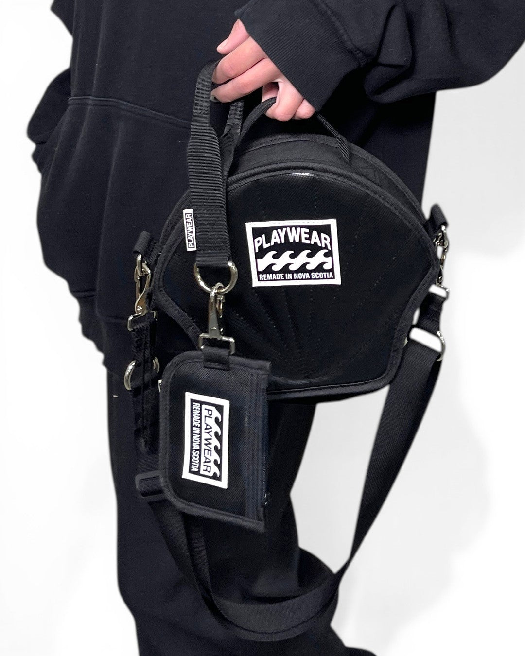 KEYCHAIN/CLUTCH SILVER