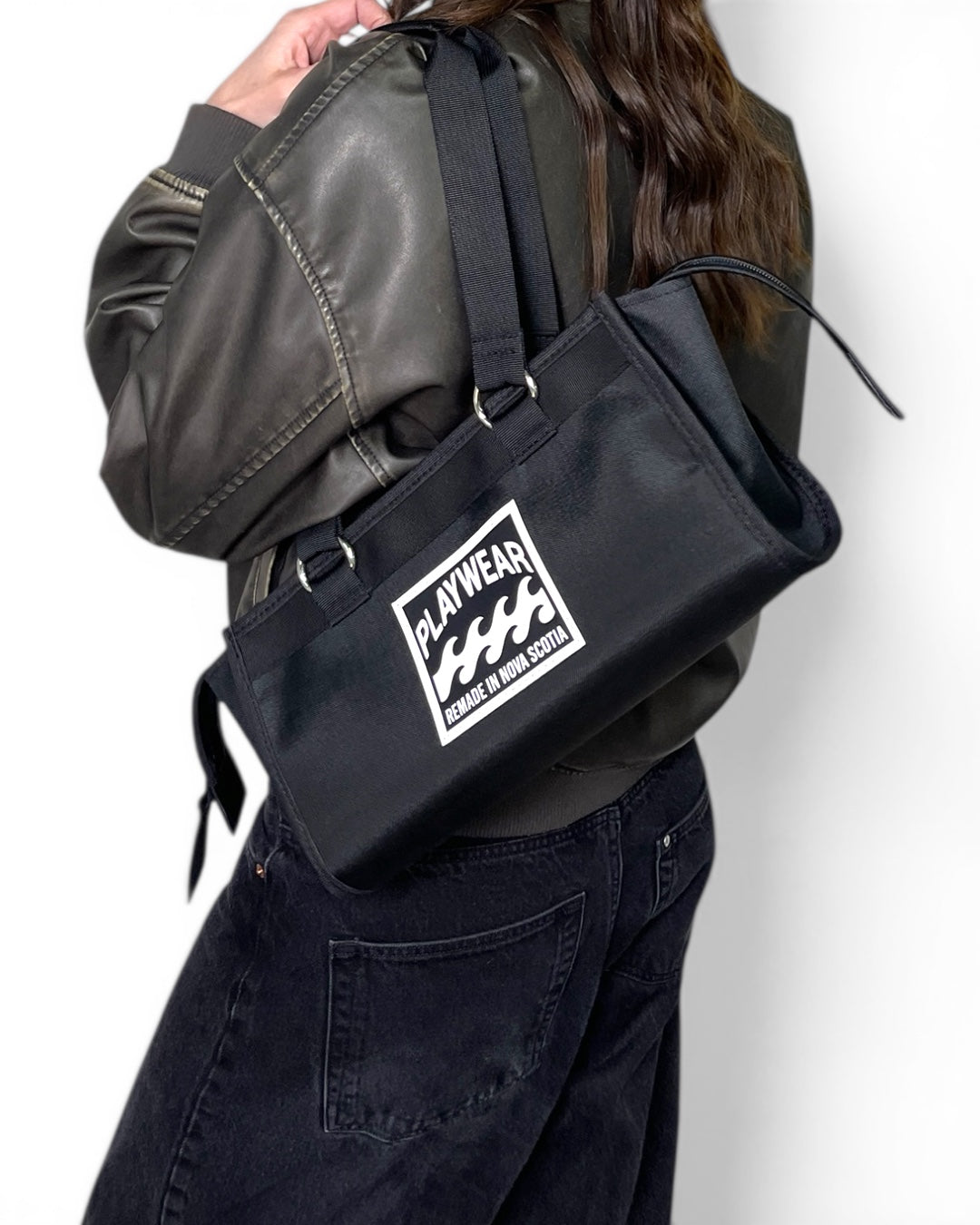 EAST/WEST HANDBAG SILVER