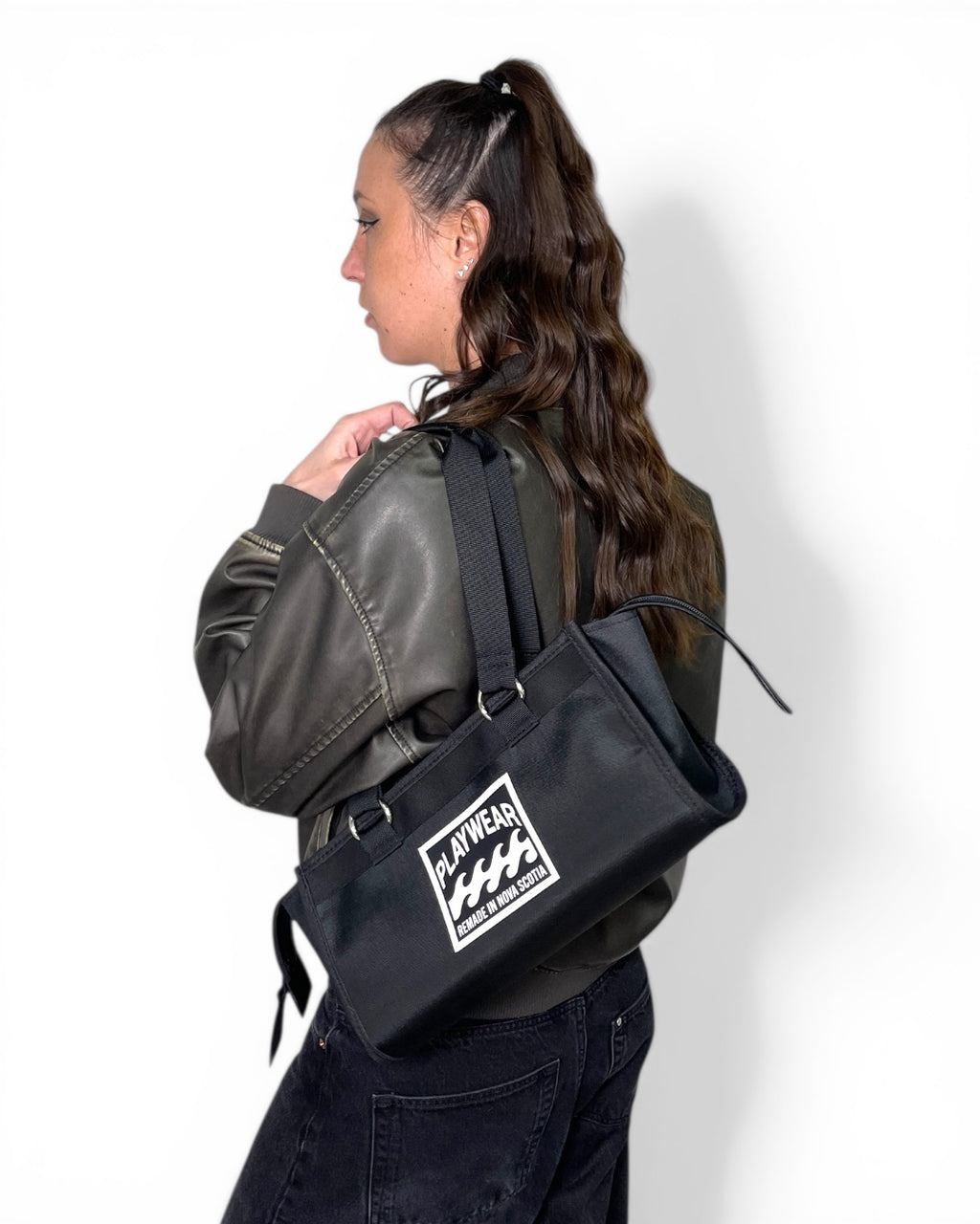 EAST/WEST HANDBAG SILVER